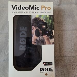 RØDE VideoMic Pro On-Camera Shotgun Microphone - Black
